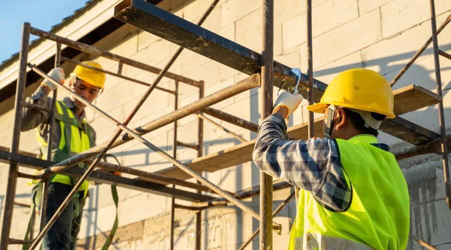 Professional gutter cleaning in Bouse, AZ